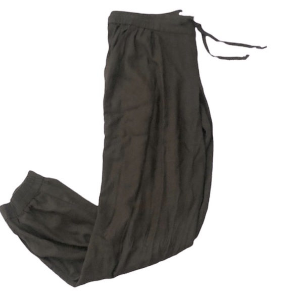 Aritzia green joggers small - Picture 3 of 6